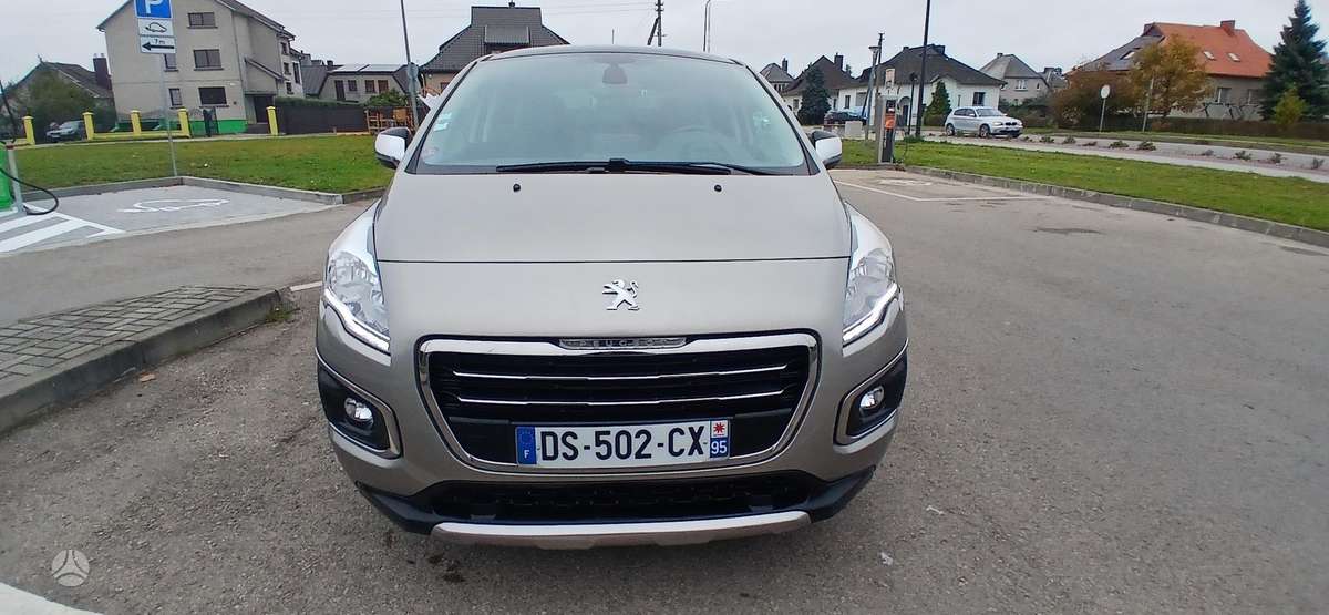 Peugeot 3008 2015 — interior