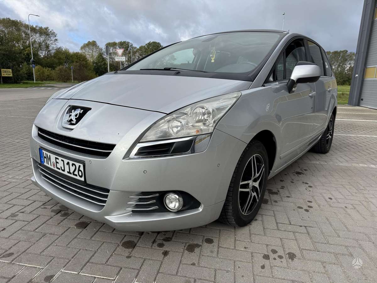 Peugeot 5008 2011 — двигун 1560 cm³, 109 HP (80kW)