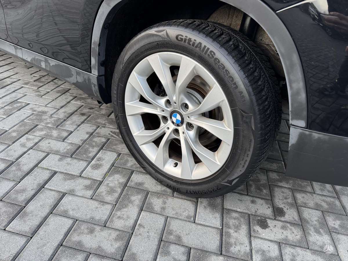 BMW X1 2011 — photo 12