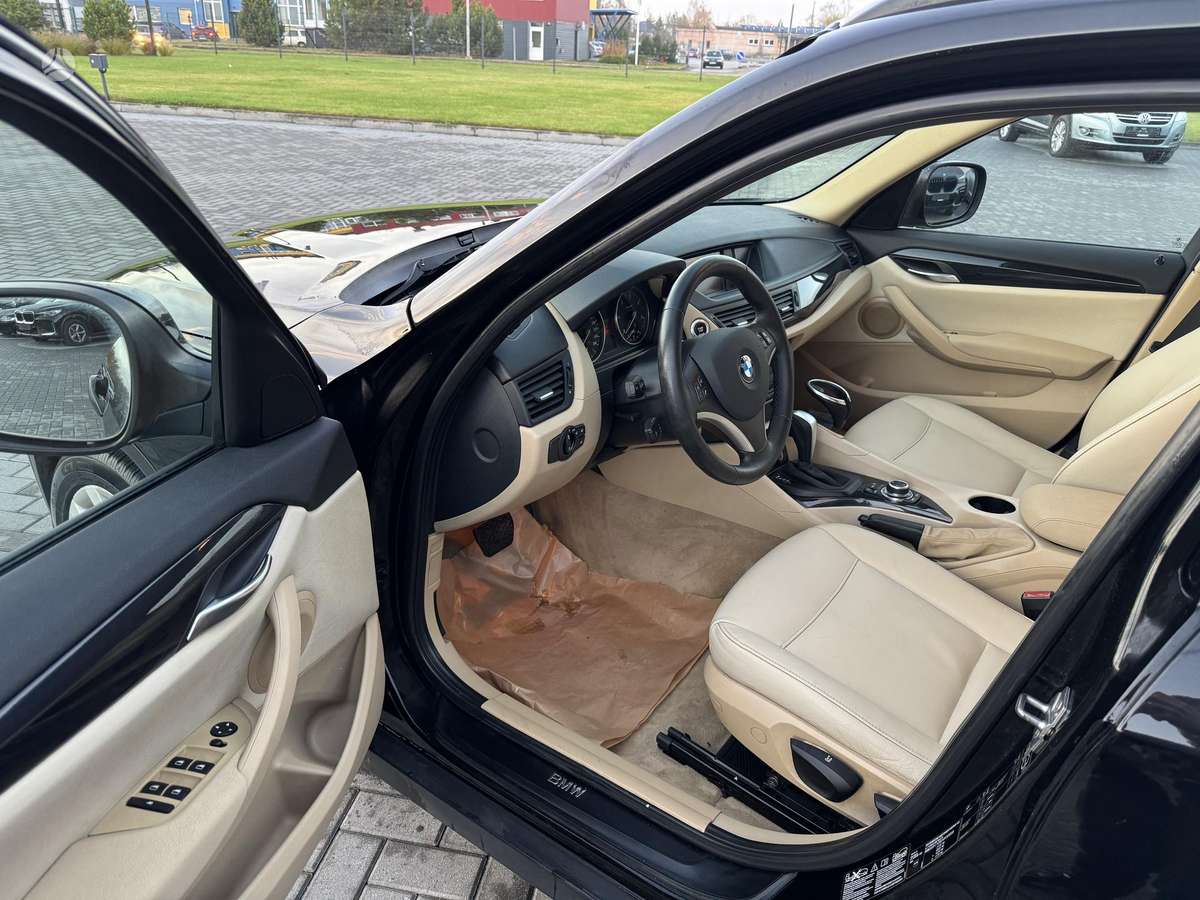 BMW X1 2011 — photo 14