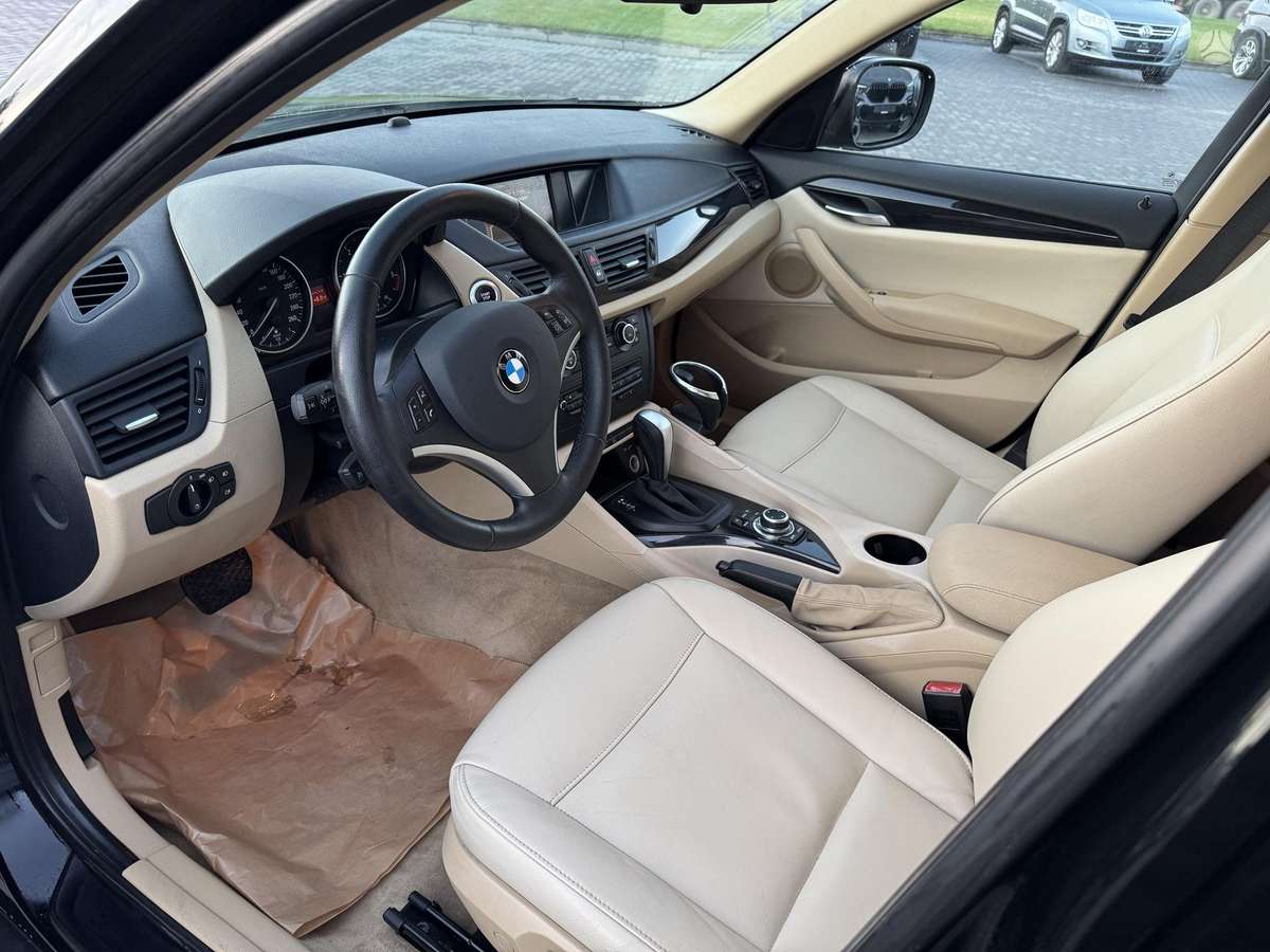 BMW X1 2011 — photo 16