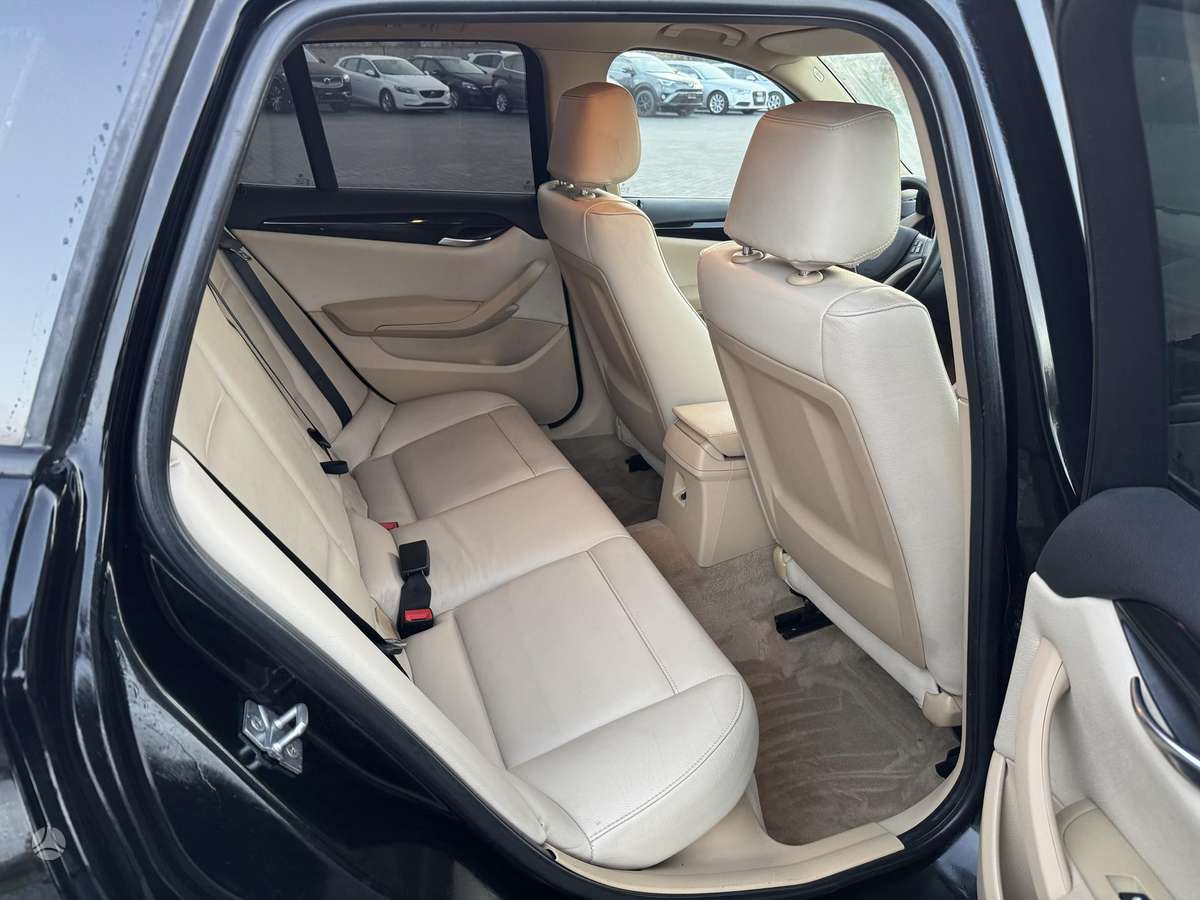 BMW X1 2011 — photo 19