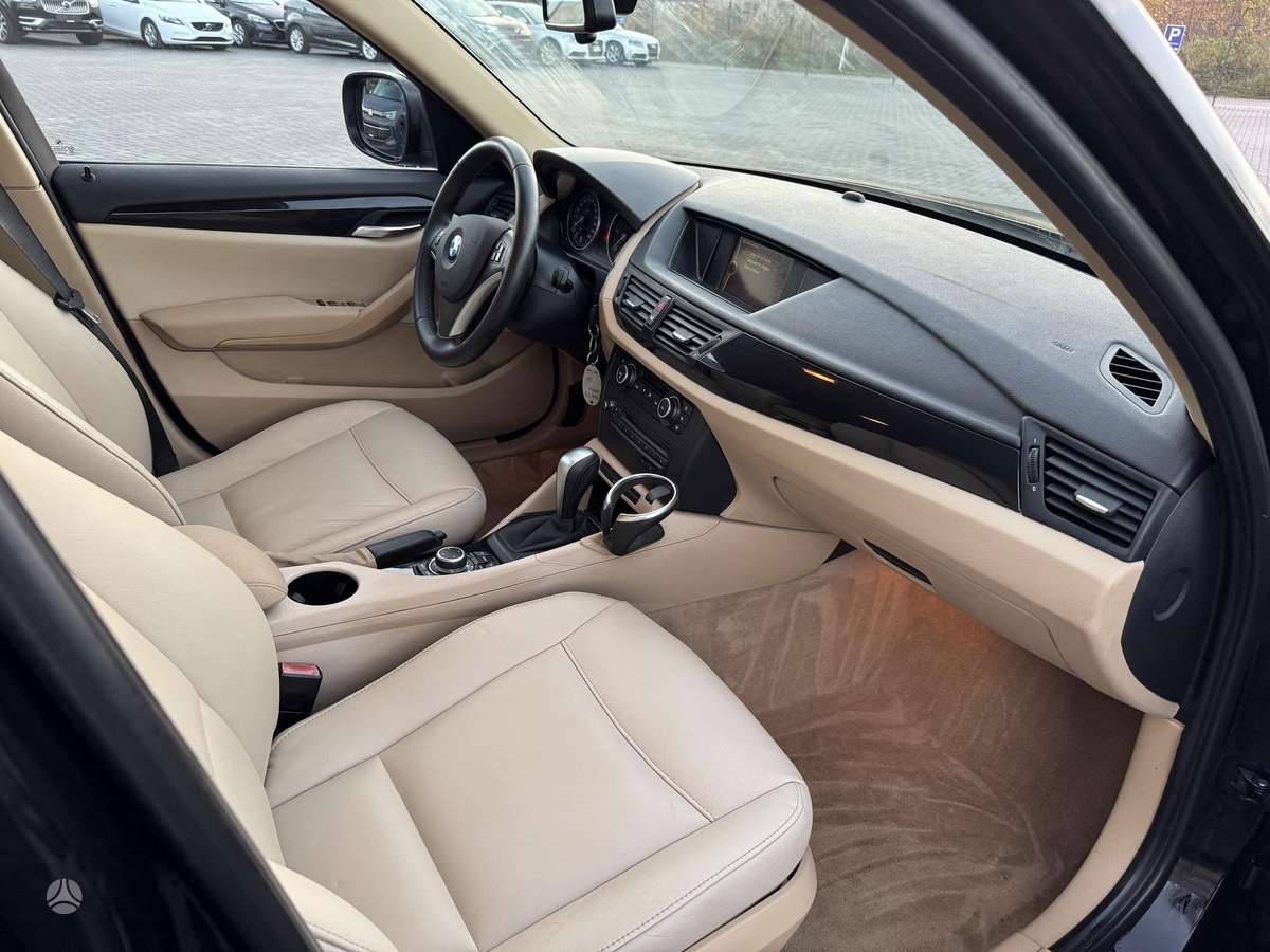 BMW X1 2011 — photo 21