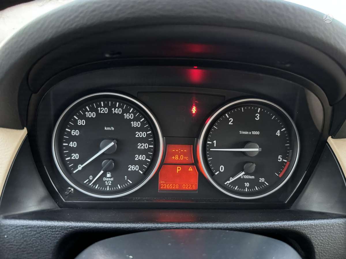 BMW X1 2011 — photo 22