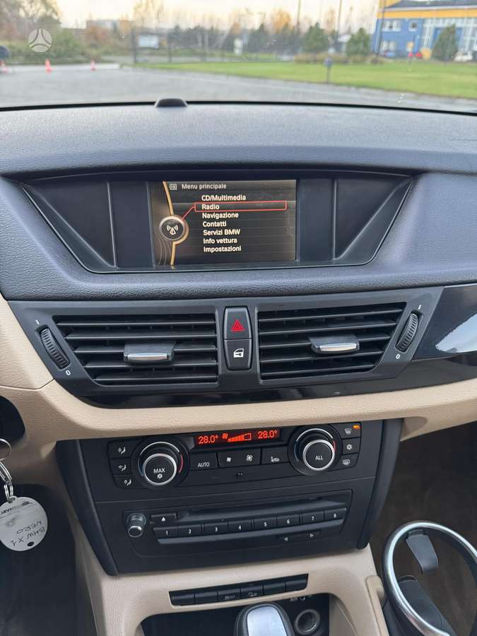 BMW X1 2011 — photo 25