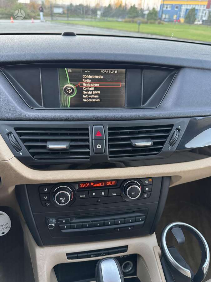 BMW X1 2011 — photo 27