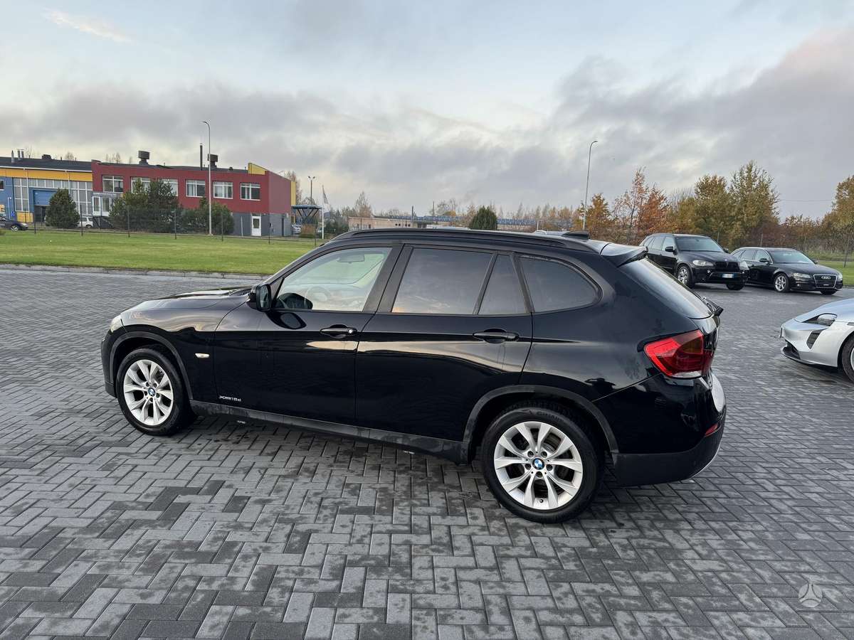 BMW X1 2011 — interior