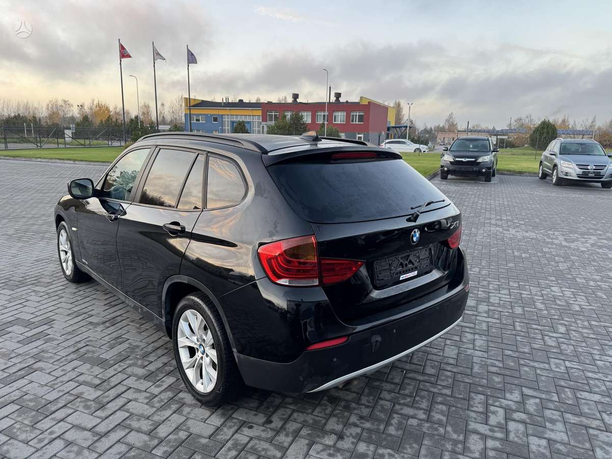 BMW X1 2011 — engine 1995 cm³, 143 HP (105kW)