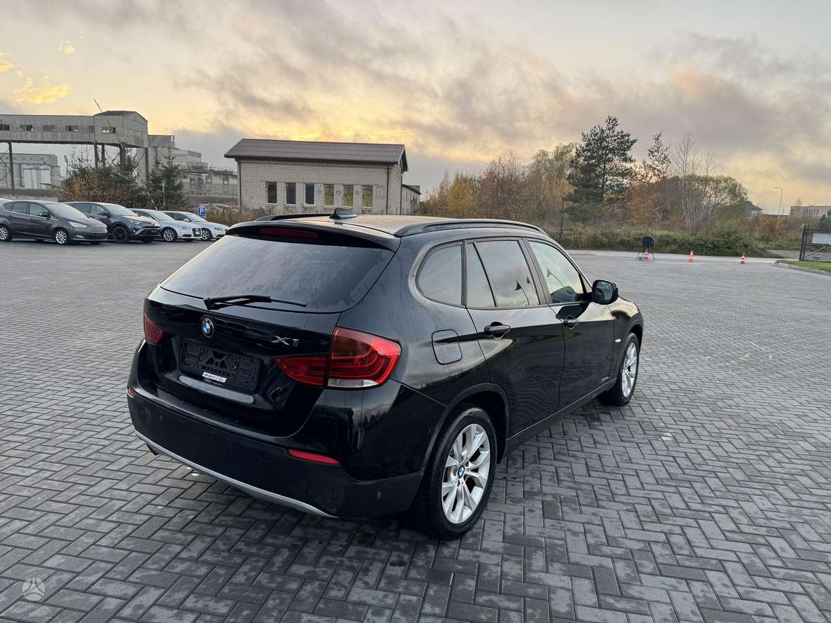 BMW X1 2011 — photo 6