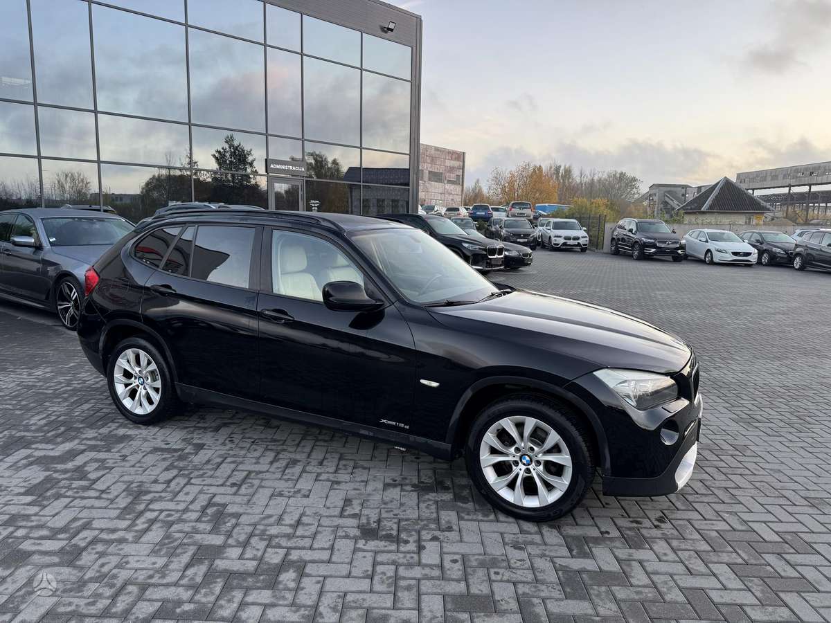 BMW X1 2011 — photo 8