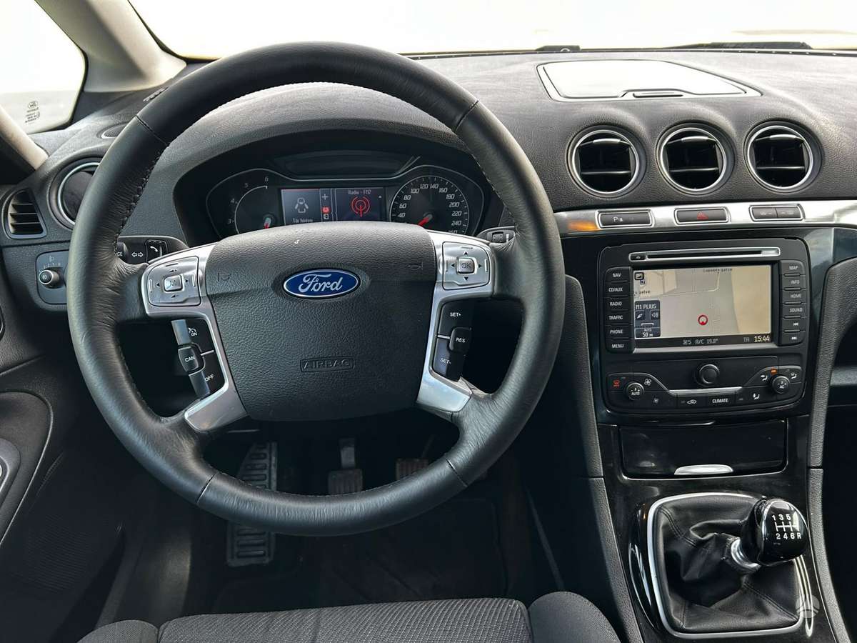 Ford Galaxy 2010 — фото 10