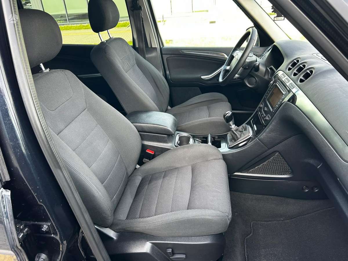 Ford Galaxy 2010 — фото 14