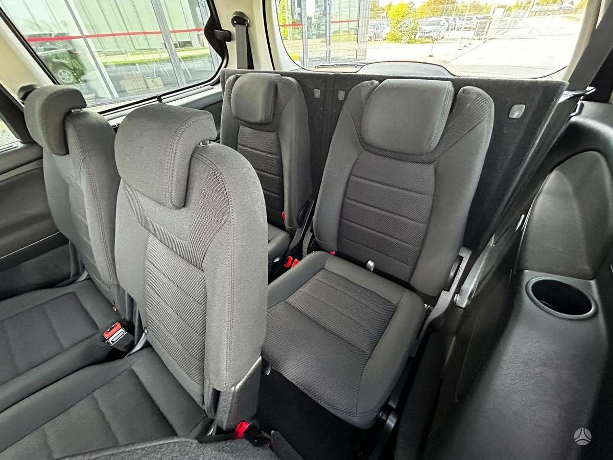 Ford Galaxy 2010 — фото 21