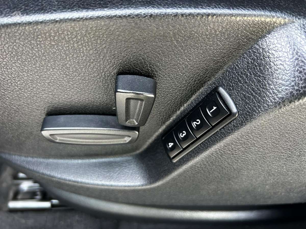 Ford Galaxy 2010 — фото 22