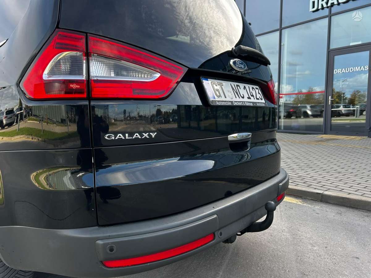 Ford Galaxy 2010 — фото 24