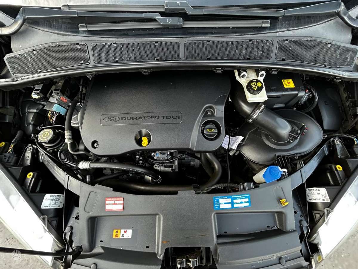 Ford Galaxy 2010 — фото 28