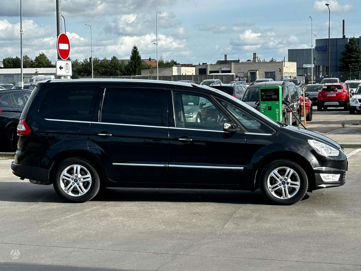 Ford Galaxy 2010 — фото 9
