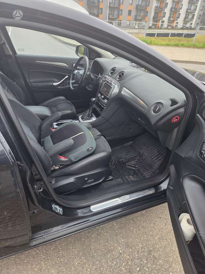 Ford Mondeo 2010 — photo 10