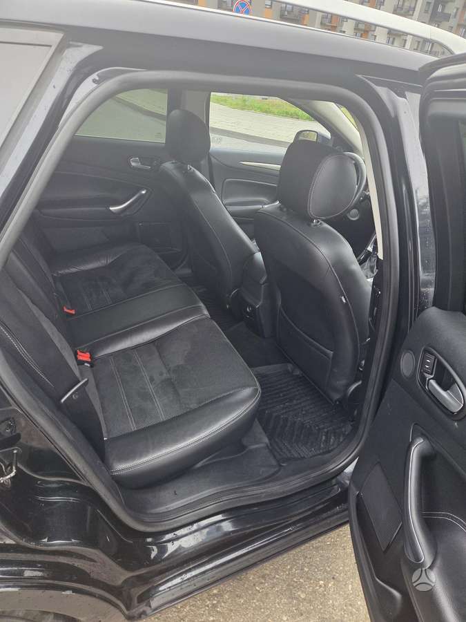 Ford Mondeo 2010 — photo 11