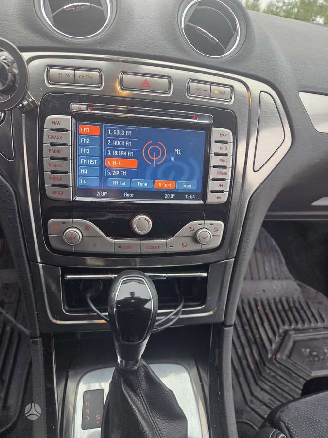 Ford Mondeo 2010 — photo 15