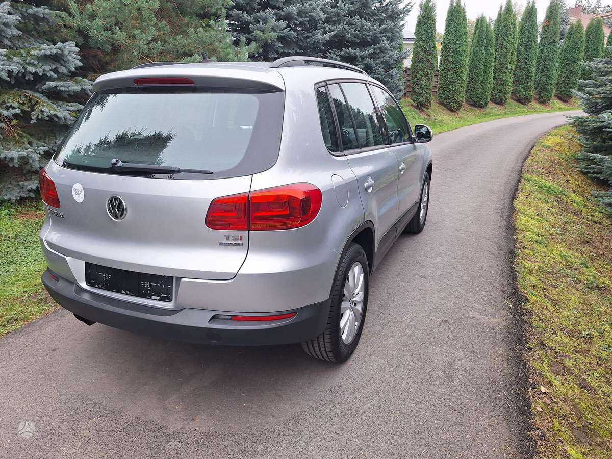 Volkswagen Tiguan 2012 — interior