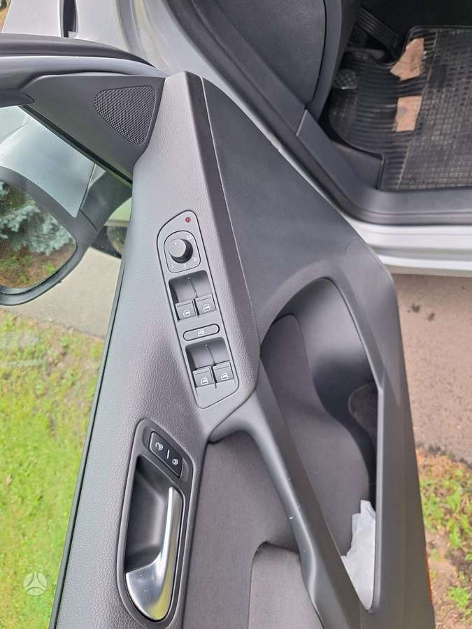 Volkswagen Tiguan 2012 — photo 6