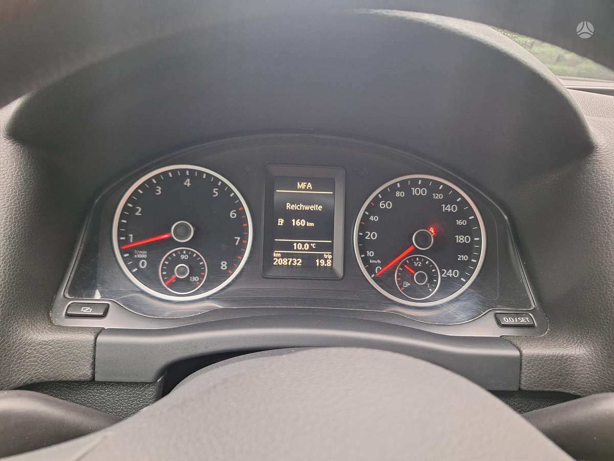Volkswagen Tiguan 2012 — photo 8