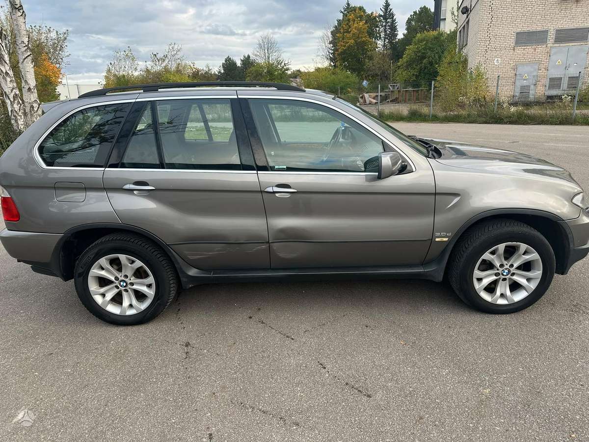 BMW X5 2006 — салон