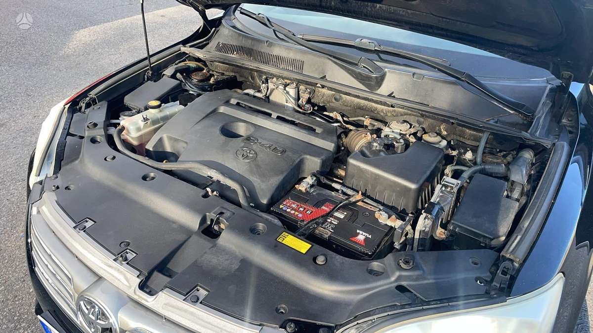Toyota RAV4 2011 — photo 16