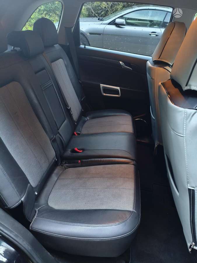Opel Antara 2011 — interior