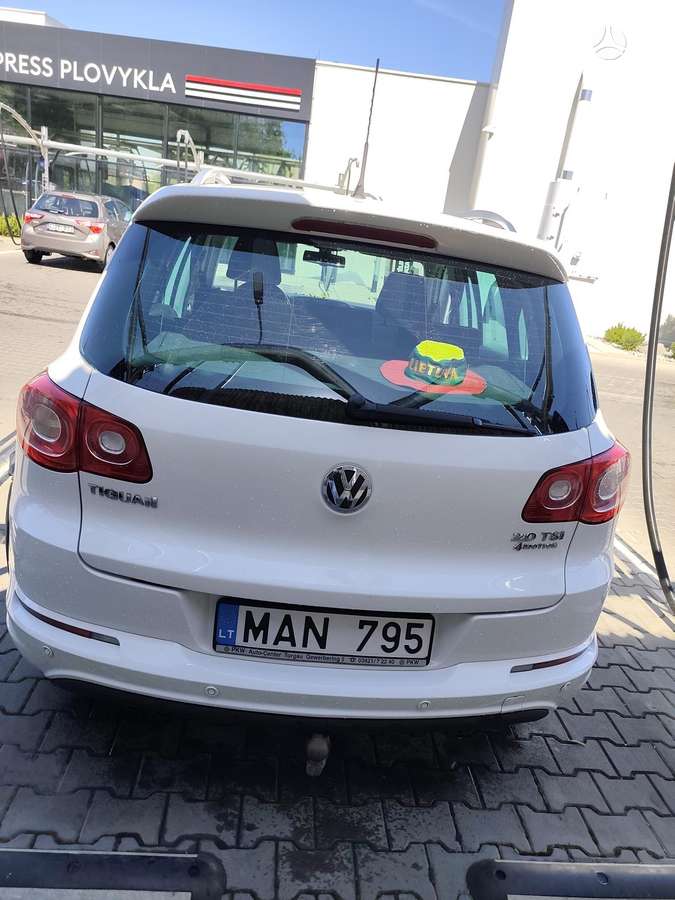 Volkswagen Tiguan 2009 — photo 9