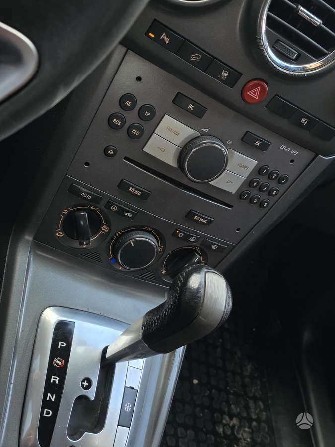 Opel Antara 2007 — photo 13