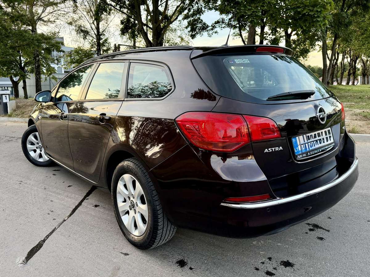 Opel Astra 2014 — engine 110 HP (81kW)