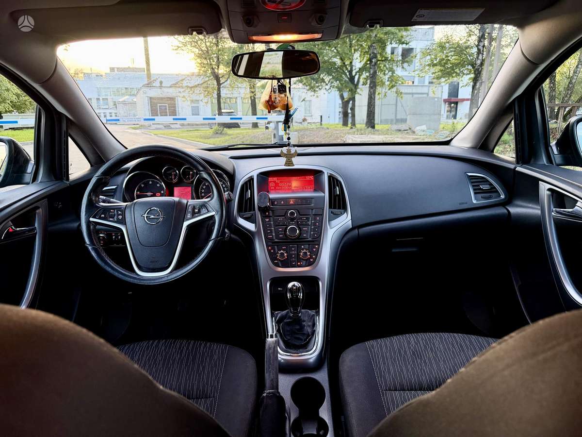 Opel Astra 2014 — photo 5