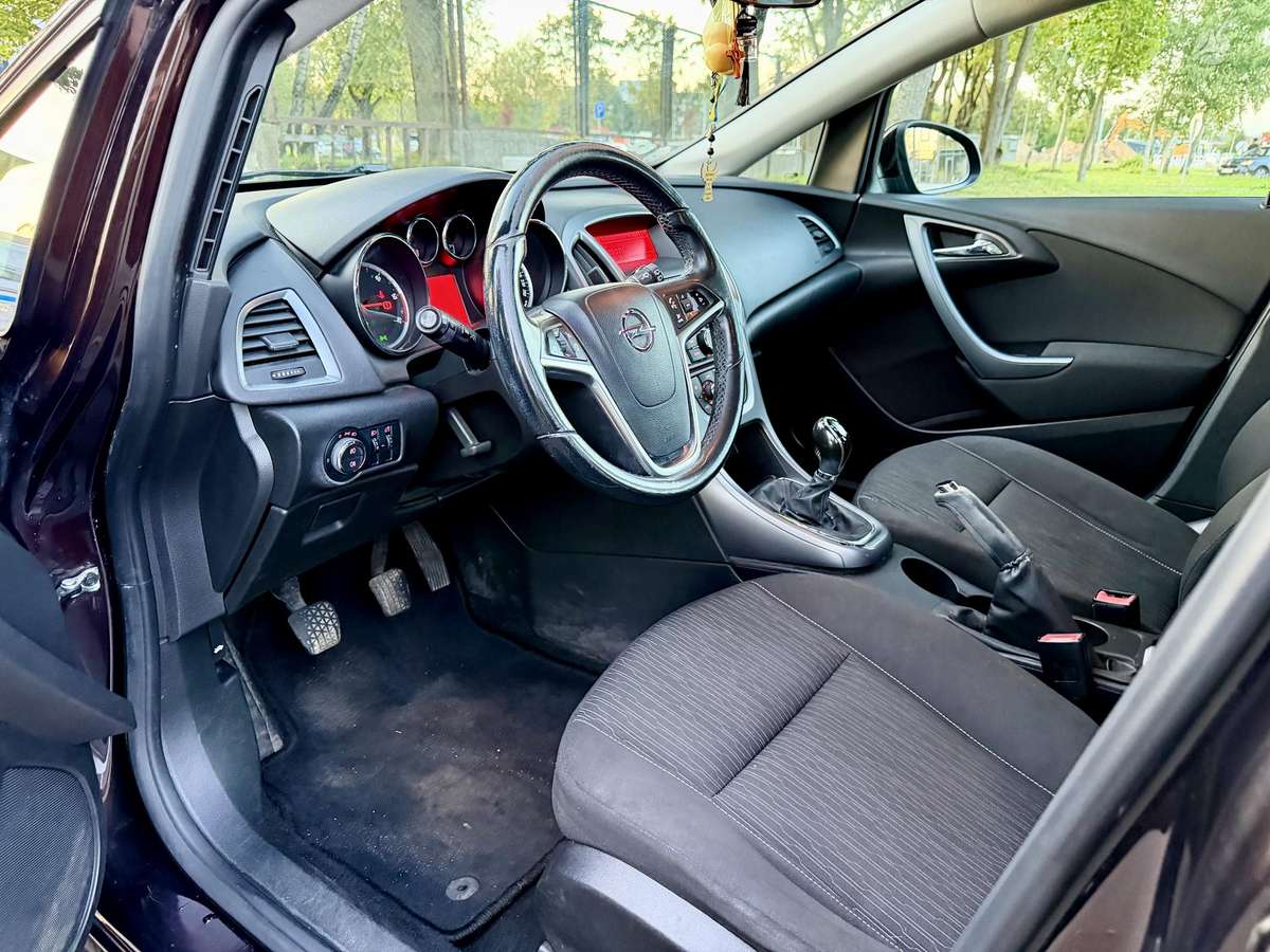 Opel Astra 2014 — photo 6
