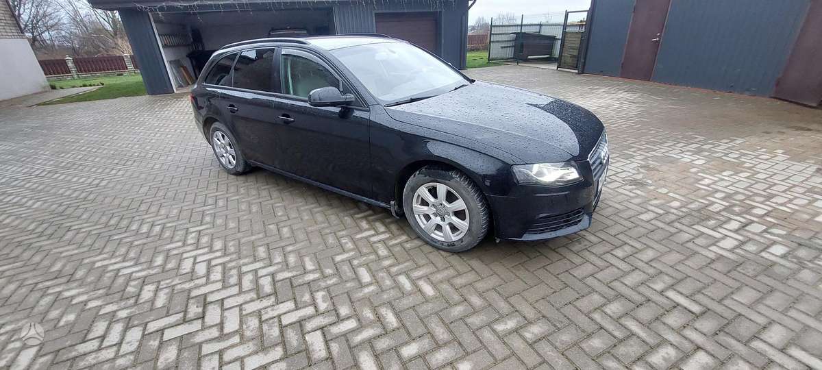Audi A4 2011 — вигляд ззаду