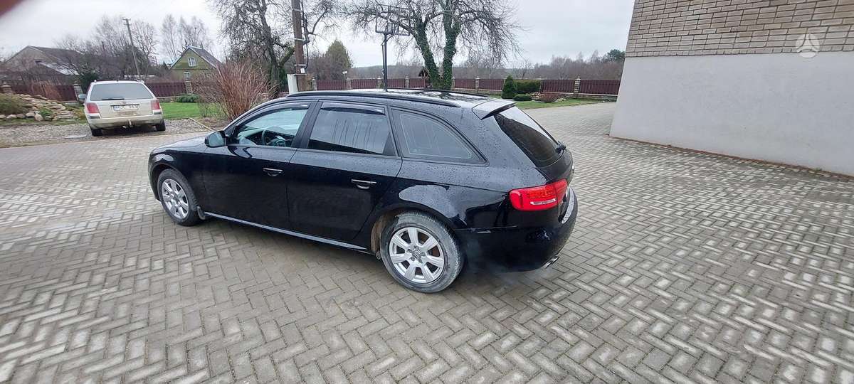 Audi A4 2011 — двигун 1798 cm³, 120 HP (88kW)