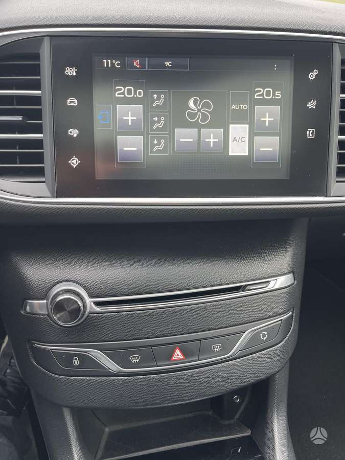 Peugeot 308 2015 — photo 21