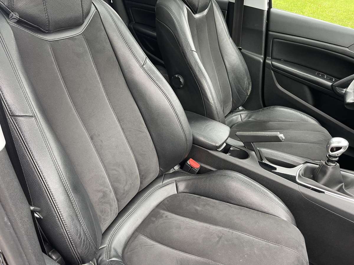 Peugeot 308 2015 — photo 28