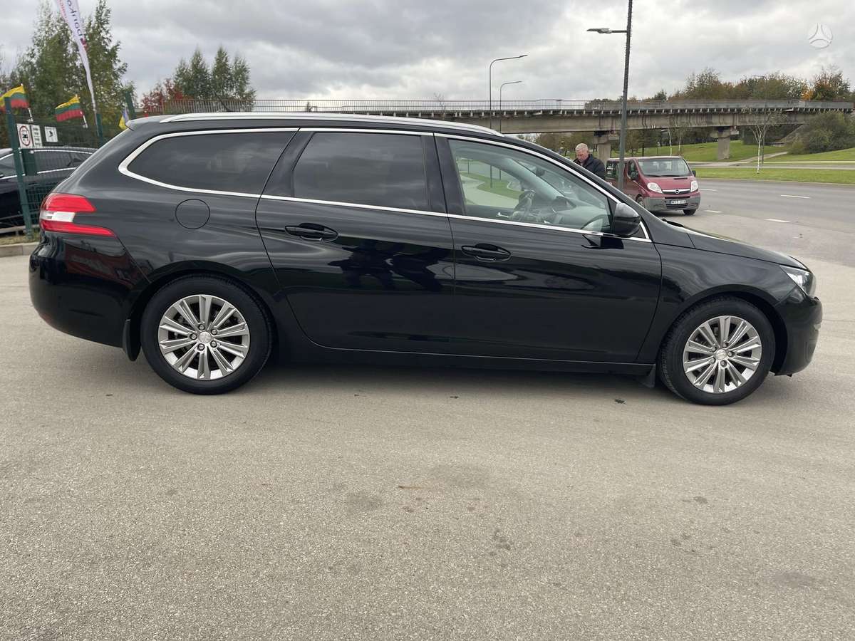 Peugeot 308 2015 — photo 8