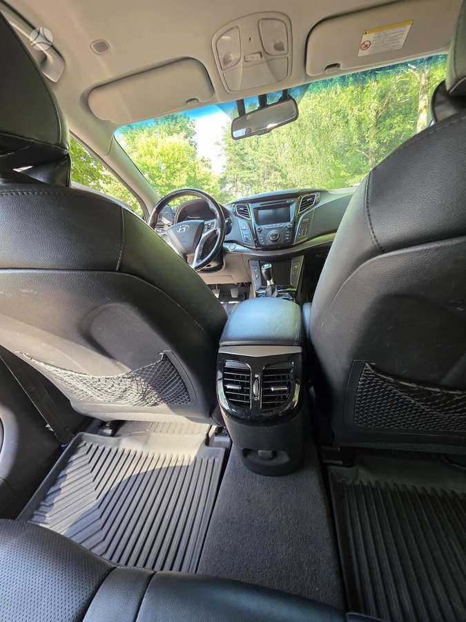 Hyundai i40 2012 — interior