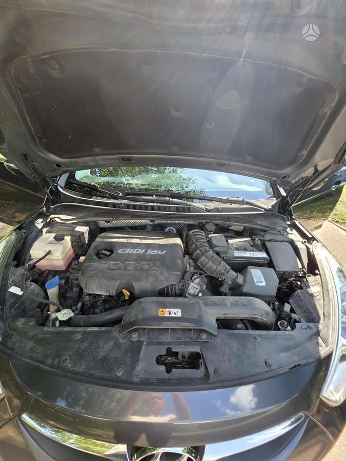 Hyundai i40 2012 — engine 1685 cm³, 116 HP (85kW)