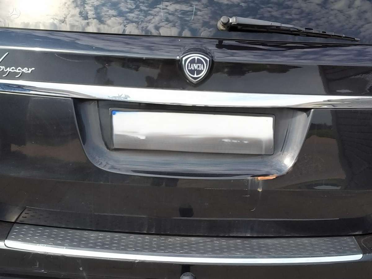 Lancia Voyager 2013 — engine 2800 cm³, 178 HP (131kW)