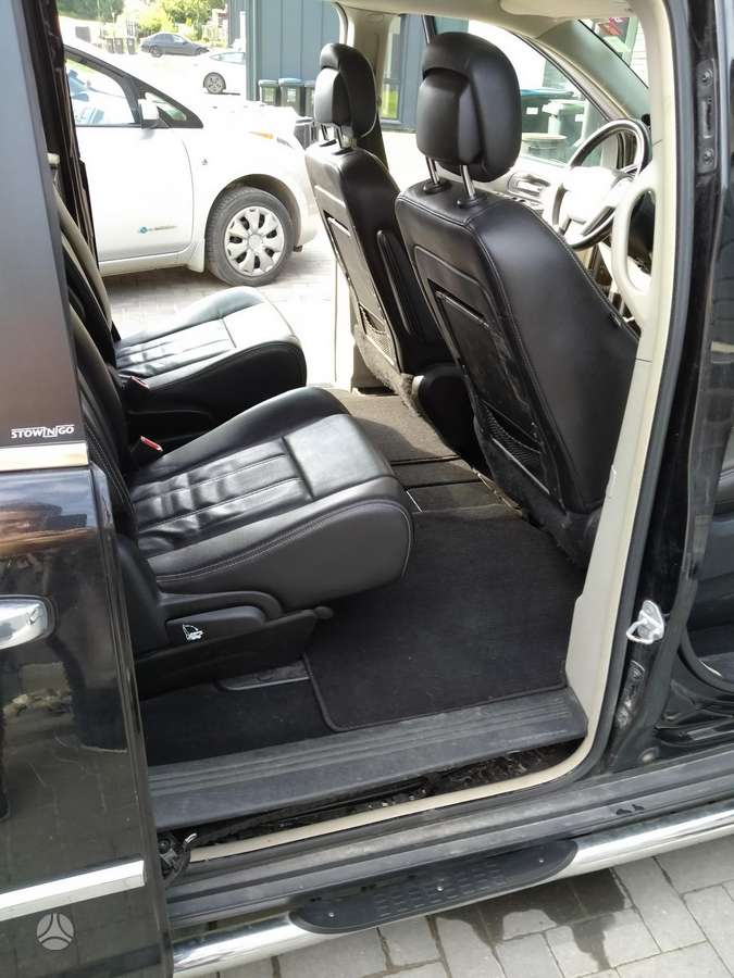 Lancia Voyager 2013 — photo 6