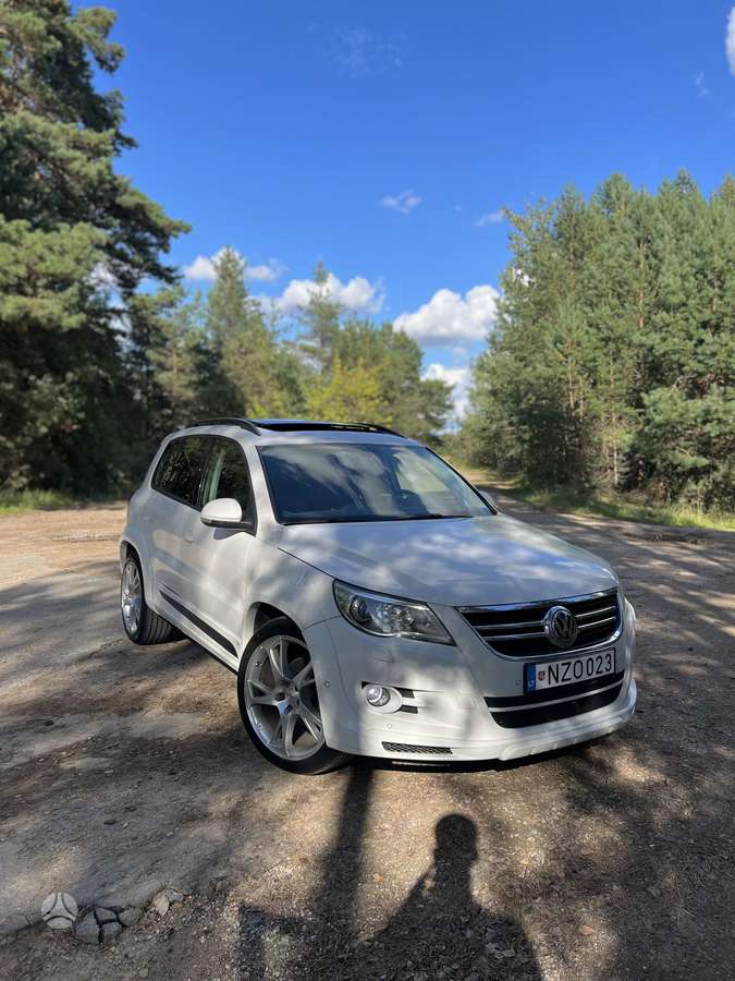 Volkswagen Tiguan 2012 — вигляд ззаду