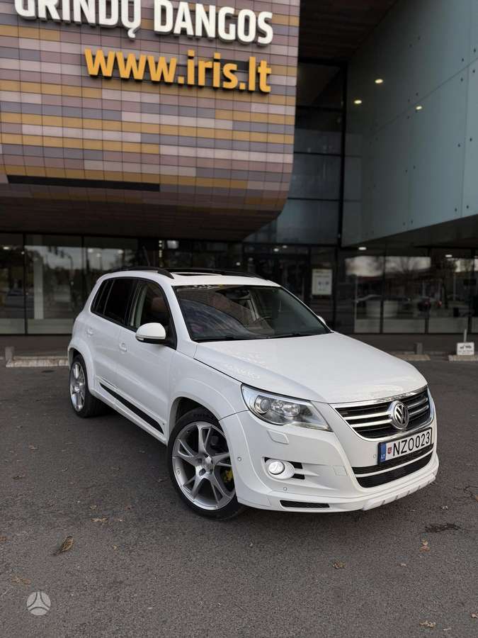 Volkswagen Tiguan 2012 — салон