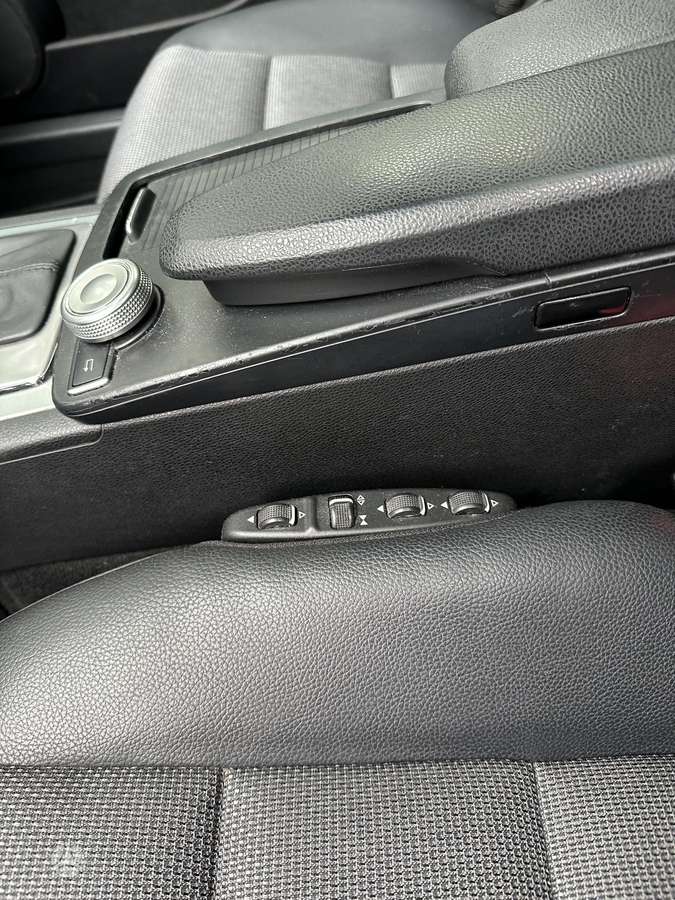 Mercedes-Benz C220 2008 — photo 23