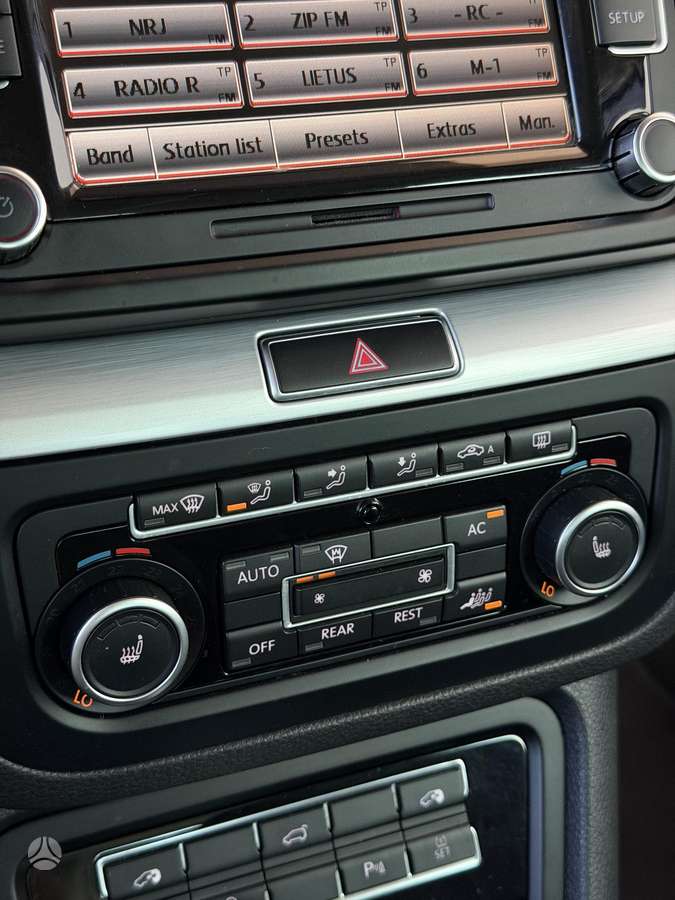 Volkswagen Sharan 2012 — photo 10
