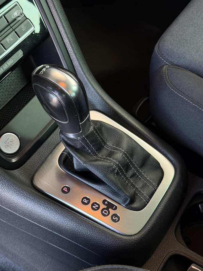 Volkswagen Sharan 2012 — photo 15