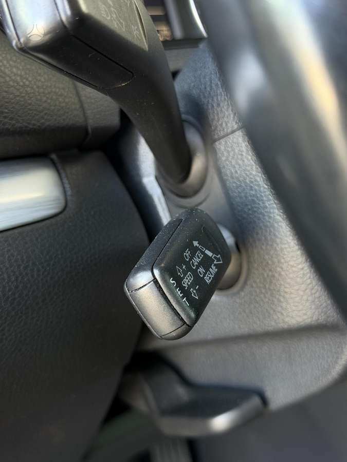 Volkswagen Sharan 2012 — photo 16